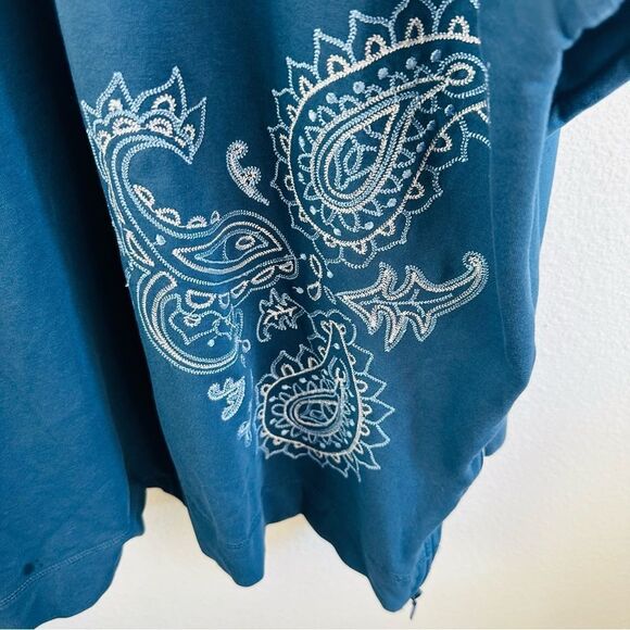 Kate Park Navy Embroidered Sweatshirt Size 3X - Picture 2 of 5